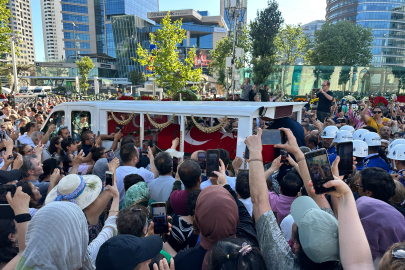 Usta oyuncu Kadir İnanır son yolculuğuna uğurlandı