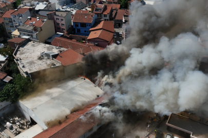 Tarihi çarşıda 6 işletme küle döndü