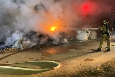 Bursa'da fabrika bahçesinde çıkan yangın korkuttu