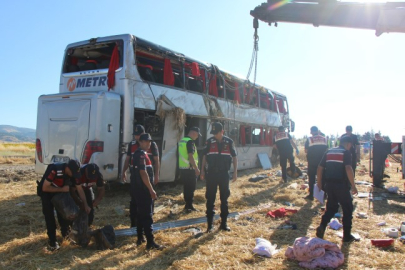 Amasya’da çift katlı otobüs kazası: 2’si ağır 46 yaralı