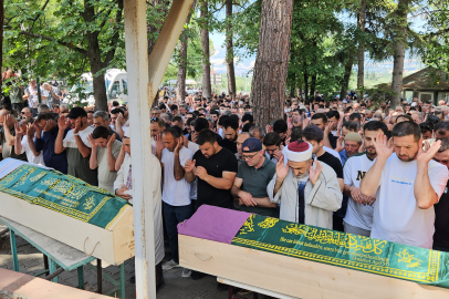 Aynı motosiklette can veren çift gözyaşlarıyla uğurlandı