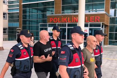 Bursa'da gözaltına alınan yönetmen Ezel Akay serbest, kardeşi tutuklu