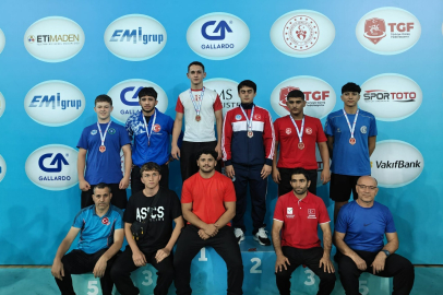 Minikler Güreş Türkiye Şampiyonası’na büyükşehir damgası!