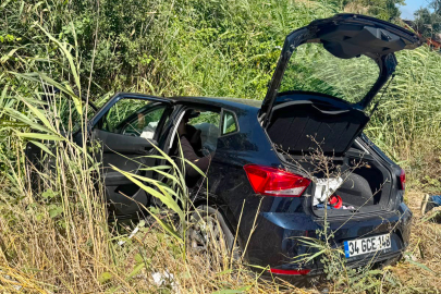 Karacabey'de otomobil sulama kanalına devrildi: 6 yaralı