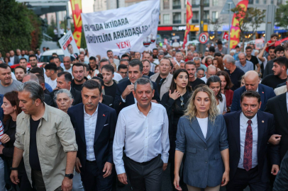 Özgür Özel salı gününü işaret etti: 'Bir daha geriye atılamayacak adımlar'