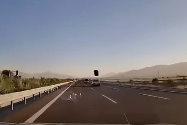 Rüzgardan uçan portbagaj faciaya neden oluyordu