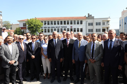 Bursa'da siyasi deprem: 6 CHP'li belediye başkanı, 3 milletvekili, 16 ilçe başkanı ve belediye meclis üyelerinin yüzde 94'ü YENİ Parti'de