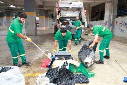 Osmangazi Belediyesi pazarlardan aylık 600 ton atık topluyor