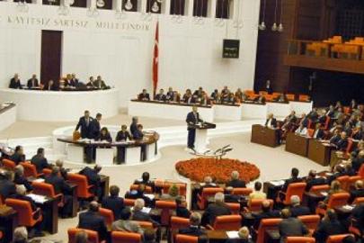 Özel, Ağbaba ve Kadıgil'in fezlekeleri Meclis'te