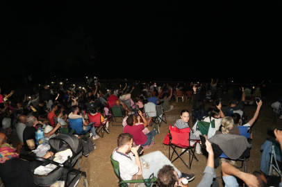 Yenişehir'de tarihi kalabalık; Binlerce kişi Perseid meteor yağmurunu izledi