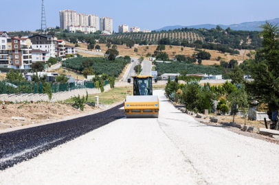 Büyükşehir'in mezarlıklarında yollar yenileniyor