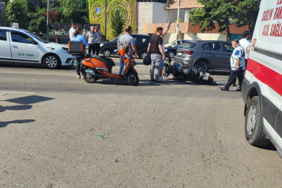 Bursa'da motosiklet ambulansa çarptı