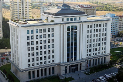 Üç milletvekili daha AK Parti'ye katıldı