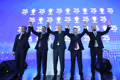 7 belediye başkanı daha AKP'ye geçti; 5'i CHP 1'i DEM, 1'i YRP'den