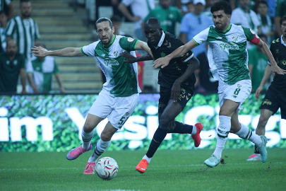 Bursaspor sahasında Iğdır FK'yi 1-0 yendi