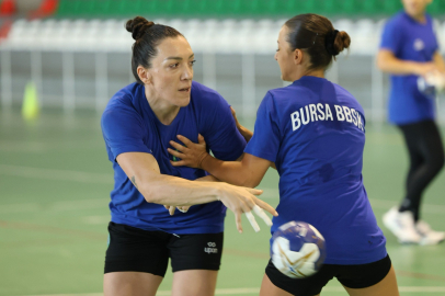 Bursa Büyükşehir Belediyespor Kadın Hentbol Takımı’nda kadro yapılanmasını tamamladı