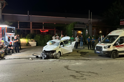 Bursa'da kavşakta can pazarı: 2 ölü, 2 yaralı