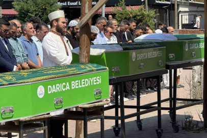 Denizde cansız bedenleri bulunan 3 kardeş toprağa verildi