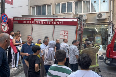 Bursa’da mahalleliyi sokağa döken yangın