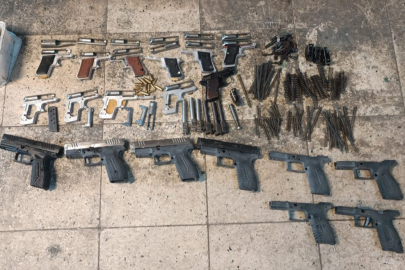 İzmir merkezli 2 ilde dev silah operasyonu: 13 gözaltı