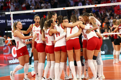 A Milli Kadın Voleybol Takımı, Avrupa Şampiyonası’nda finale yükseldi