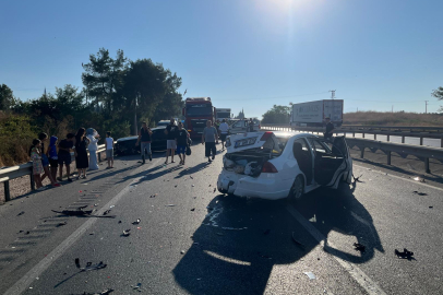 Bursa'da zincirleme trafik kazası; 12 araç çarpıştı, çok sayıda yaralı var