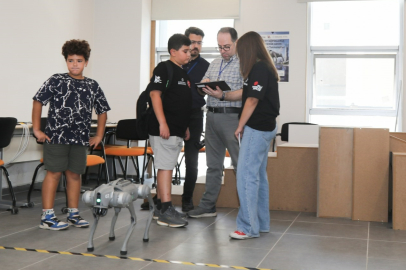 Ortaokul ve lise öğrencileri BTÜ'de robotlarla tanıştı