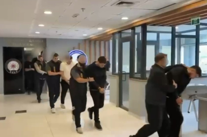 Bursa'da siber operasyon: İnternette kadın kılığına girdiler  
