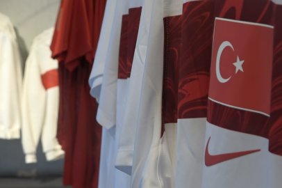 Ay yıldızlı formalar Bursastore'da satışa çıktı