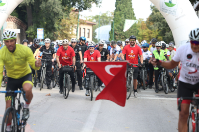 Başkan Erkan Aydın farkındalık için pedal çevirdi