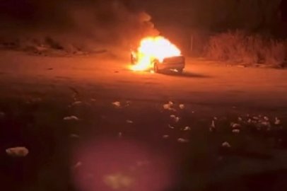 Bursa'da park halindeki otomobil alev topuna döndü