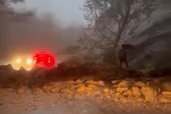 Uludağ yolunda korkutan heyelan