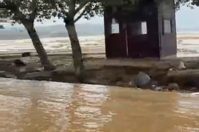 Sağanak vurdu, Mudanya'da ekipler alarma geçti
