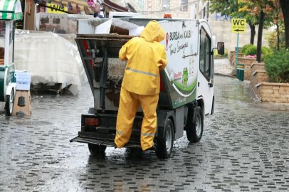 Osmangazi Belediyesi’nden 7/24 temizlik mesaisi