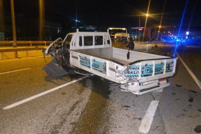 Kamyonete çarpan otomobil, 250 metre savrularak takla attı: 1’i ağır 3 yaralı