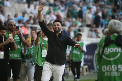 Bursaspor taraftarından Başkan Çelik'e destek