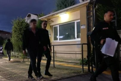 İnegöl'de ehliyet sınavında düzenekle yakalandı