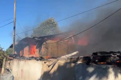 Mustafakemalpaşa’da bir evde çıkan yangın çevredeki yapılara sıçradı