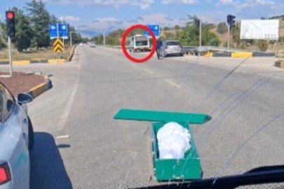 İçinde cenaze bulunan tabut yola düştü