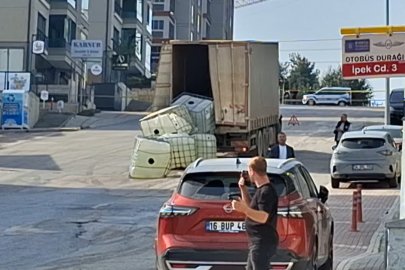 Nilüfer'de yola dökülen asit mahalleyi kapattırdı
