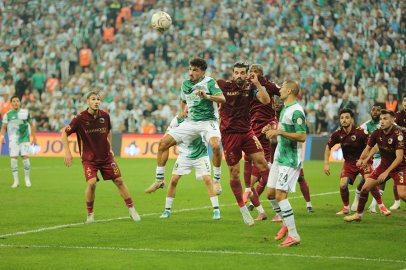 Bursaspor'a sahasında hüsran; Mardin 1969 Spor'a 2-1 yenildi
