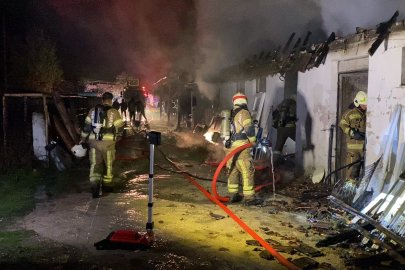 Bursa’da hayvan çiftliği alevlere teslim oldu
