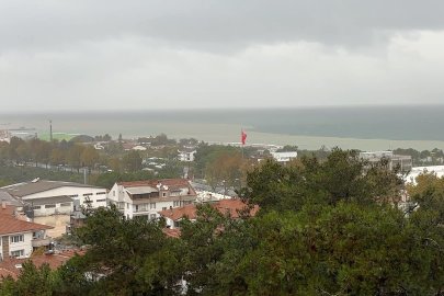Bursa’da sel suları denizi çamura buladı