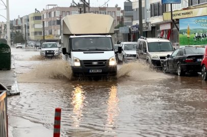 Karacabey'de yollar göle döndü
