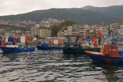 Gemlik'te tekne ve kayıklar Türk bayraklarıyla donatıldı