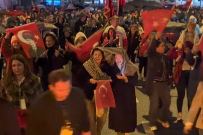 Bursa’da yağmura rağmen Can Bonomo ile Cumhuriyet coşkusu